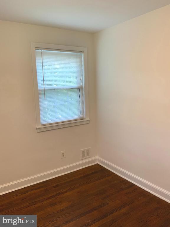 Building Photo - 4410 Woodfield Rd