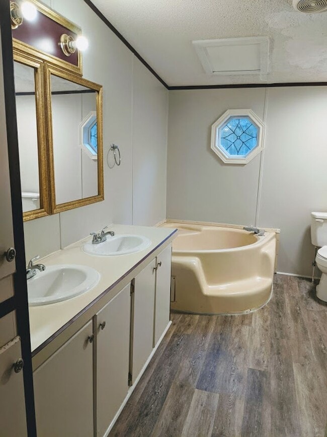 Building Photo - 3 Bedroom Mobile Home in Pelzer SC