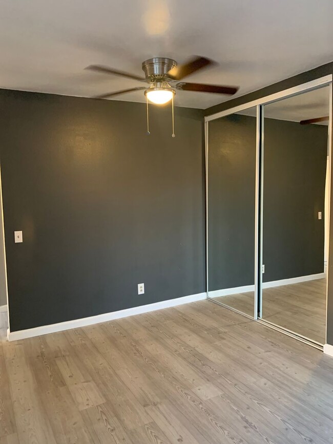 Building Photo - $2,500 - 2 Bed / 2 Bath Condo in East Clai...
