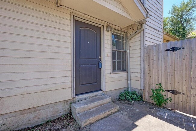 Building Photo - 12408 Deer Falls Dr