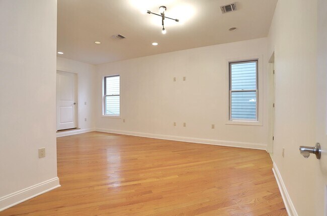 Building Photo - 4108 John F. Kennedy Blvd