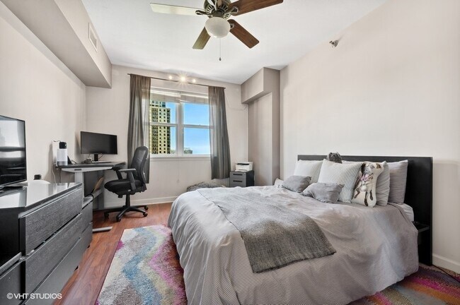 Building Photo - 5 E 14th Pl