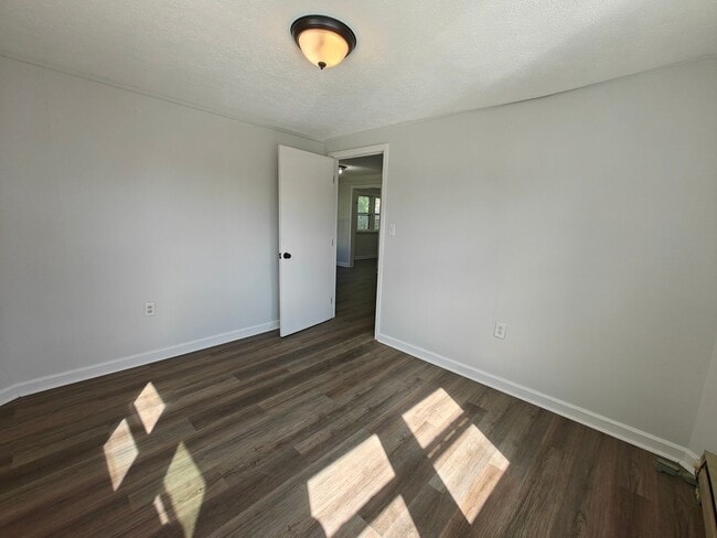 Building Photo - 360-4 Walnut