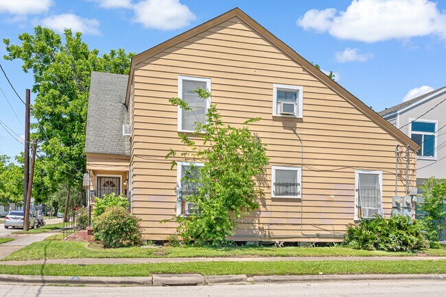Building Photo - 2619 Nettleton St