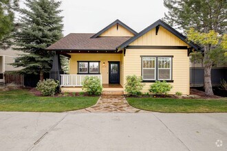 Building Photo - Adorable home in NW crossing