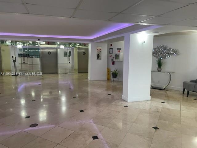 Building Photo - 800 Parkview Dr