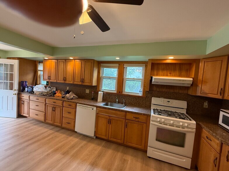 Primary Photo - 26 Plainfield Ave