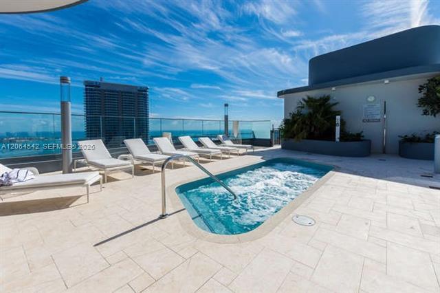 Building Photo - 1000 Brickell Plz