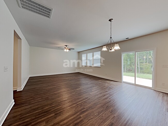Building Photo - 4511 Tarpon Dr