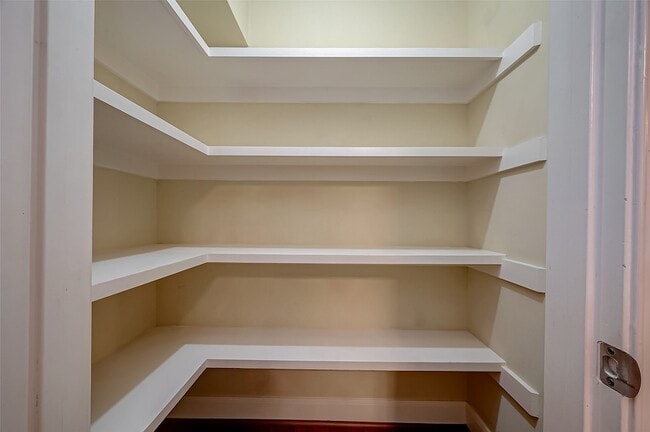 Building Photo - 12967 Trail Hollow Dr