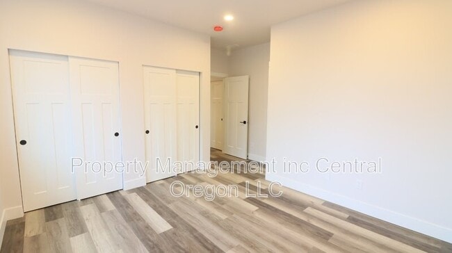 Building Photo - 61379 Brosterhous Road