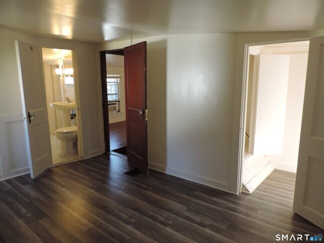 Building Photo - 13 Reynolds Rd