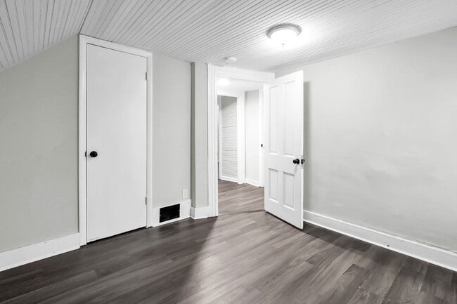 Building Photo - 1032 E 17th Ave