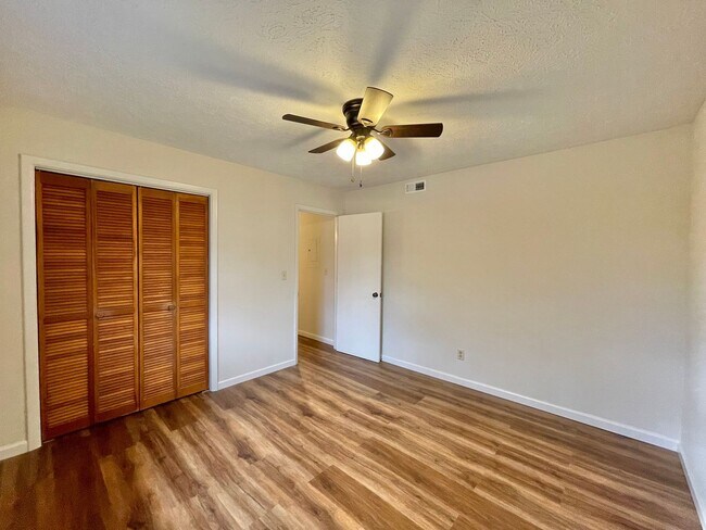 Building Photo - Renovated Quadplex unit in rural setting close to exit 113