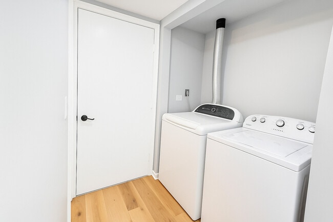 Building Photo - 329 Pinto Dr