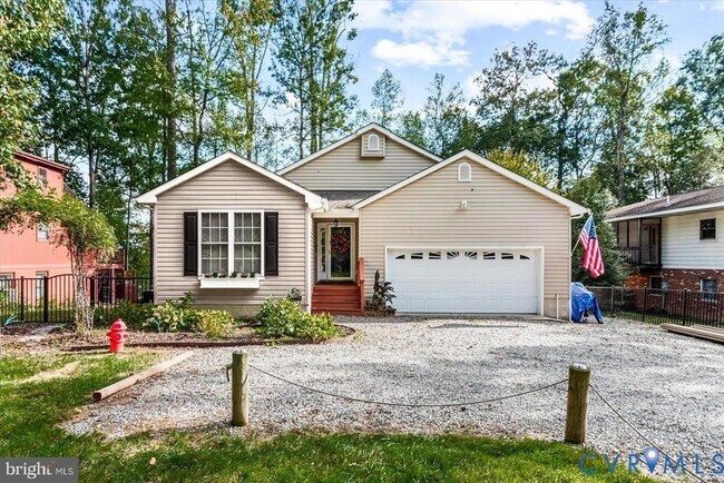Building Photo - 686 Lake Caroline Dr