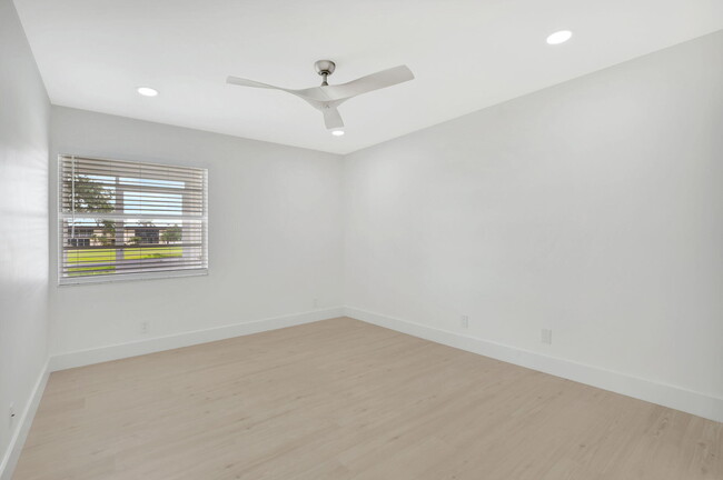 Building Photo - 969 Normandy U