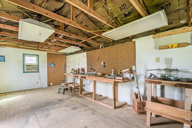 Building Photo - 607 N Powell St