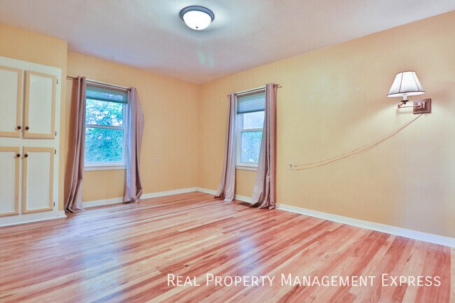 Building Photo - 47704 E 69th St