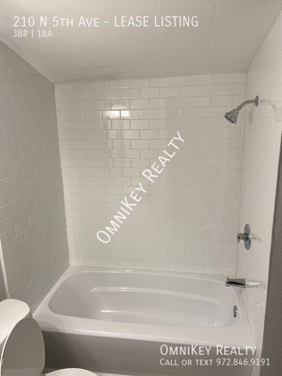 Building Photo - 210 N 5th Ave