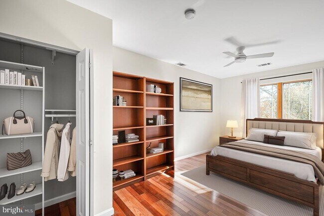 Building Photo - 10009 Sinnott Ct