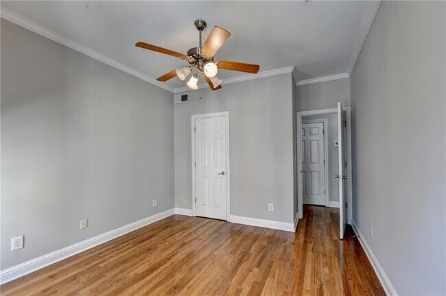 Building Photo - 813 Clifton Heights Ln NE