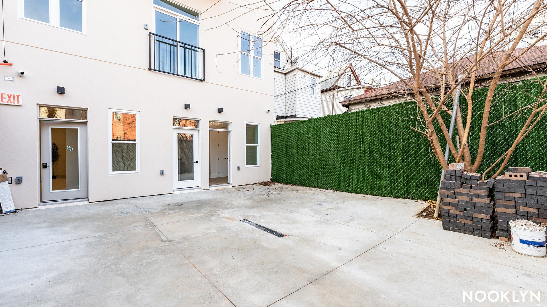 Building Photo - 897 New York Ave