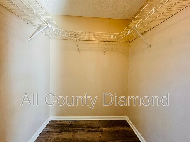 Building Photo - 167 Lauren Ln