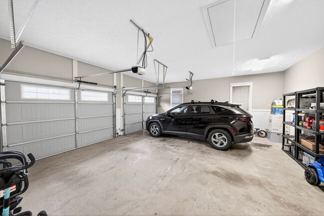 Building Photo - 9027 Cimarron Ct
