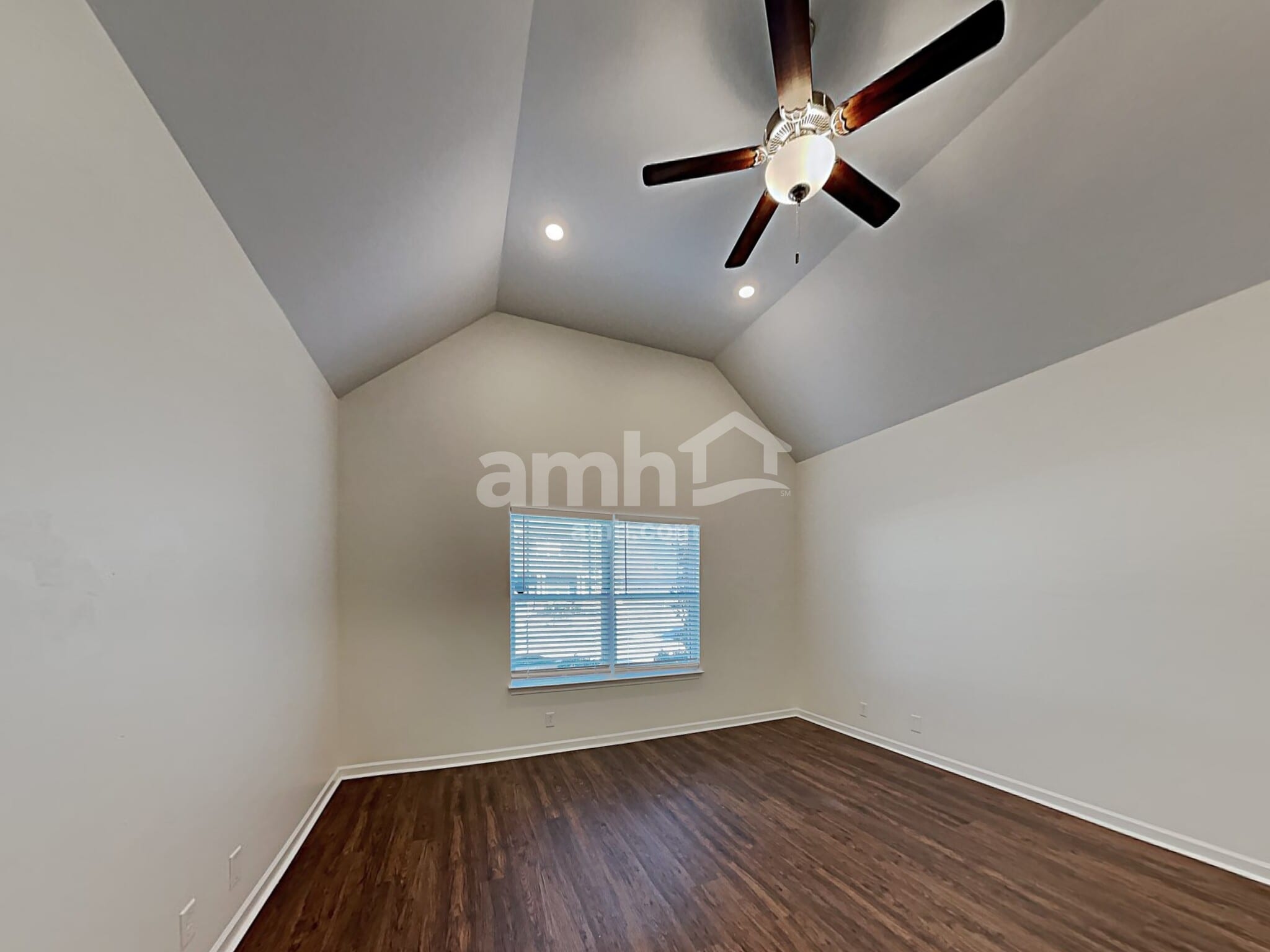 Building Photo - 2055 Shafer Dr
