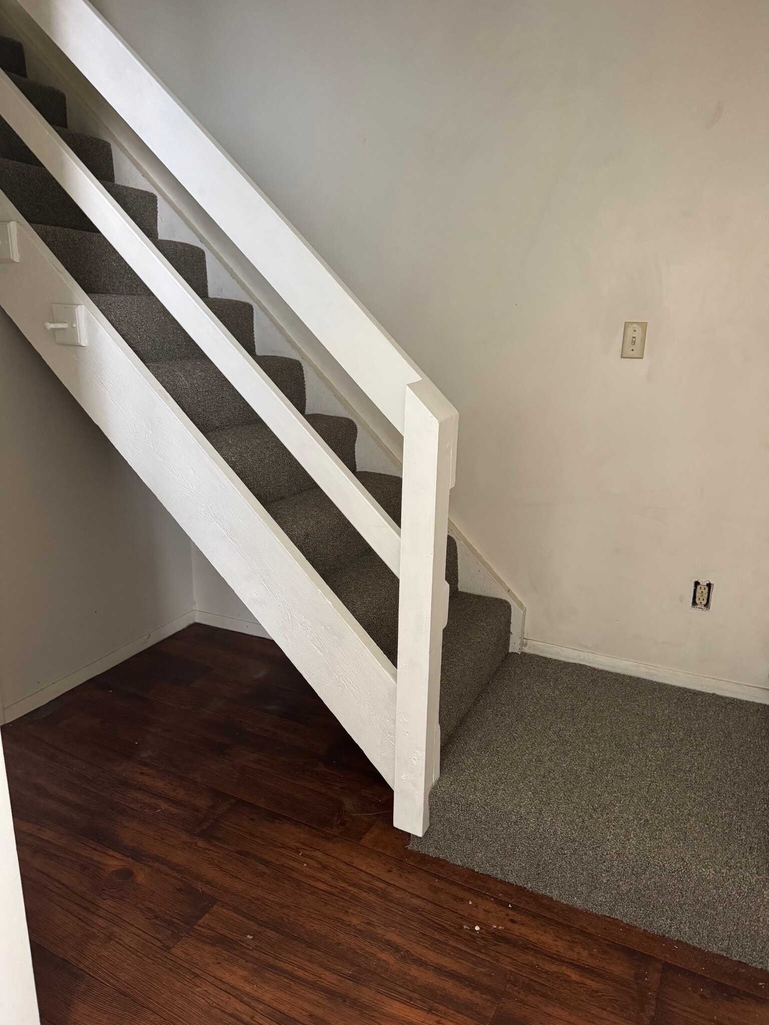 Entrance - 86 Pinecrest Dr