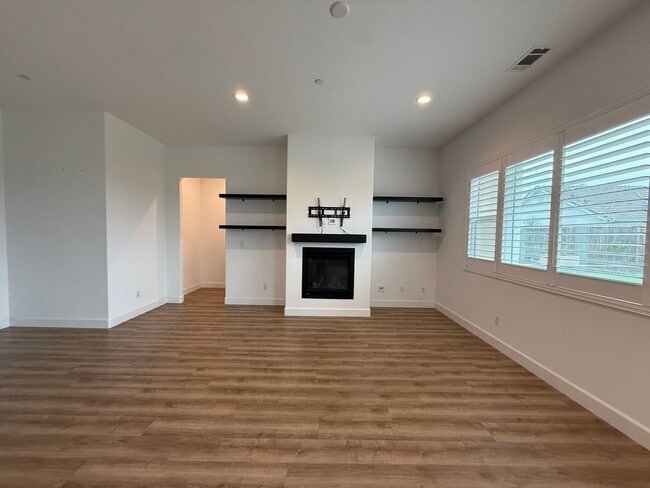 Building Photo - Executive Single-Story Living in Vintage Ranch/Rice Ranch Community