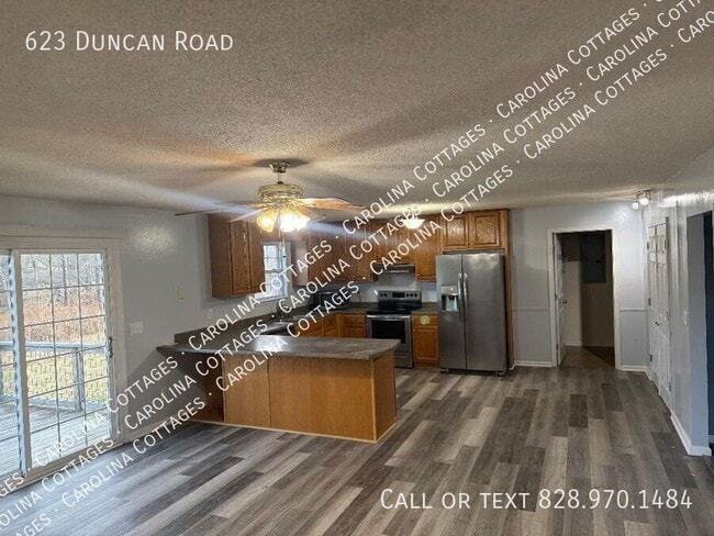 Building Photo - 623 Duncan Rd