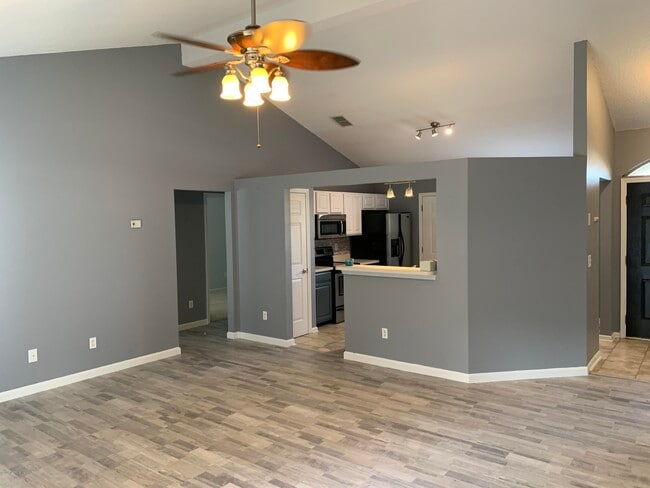 Building Photo - 12018 Sunchase Dr