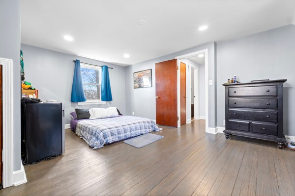 Building Photo - 30 Liberty St