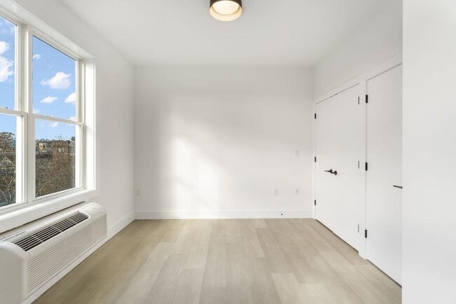 Building Photo - 43-45-45 W 32nd St