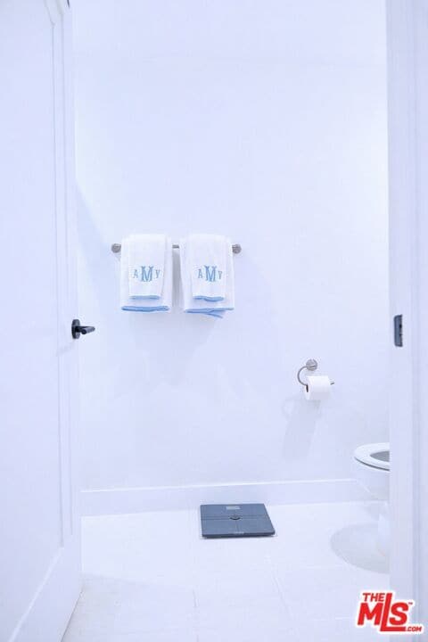 Building Photo - 842 11th St