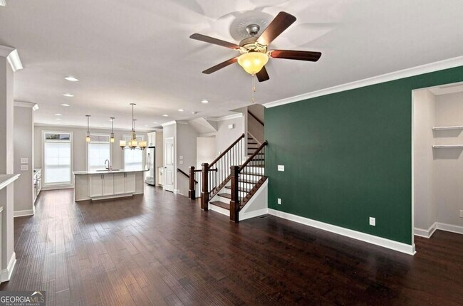 Building Photo - 7850 Laurel Crest Dr