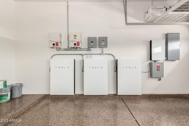 Building Photo - Stunning 4 bedroom, 3 bathroom home in the desirable community of Avian Trails!!