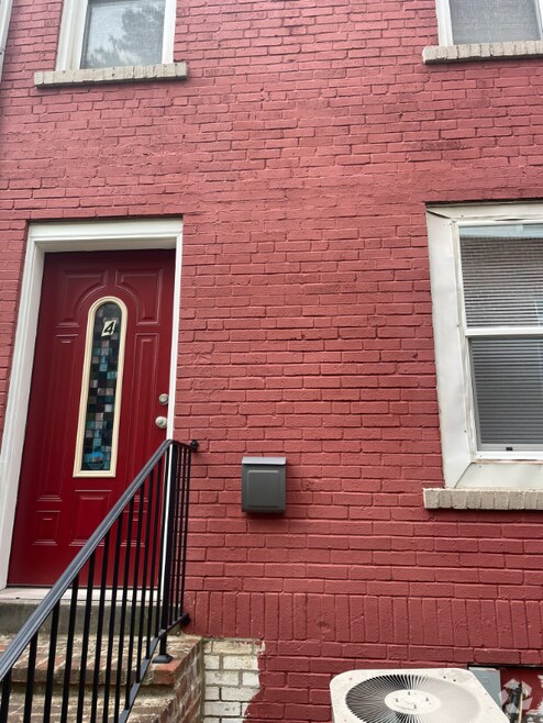 Building Photo - 90 E 8th Ave