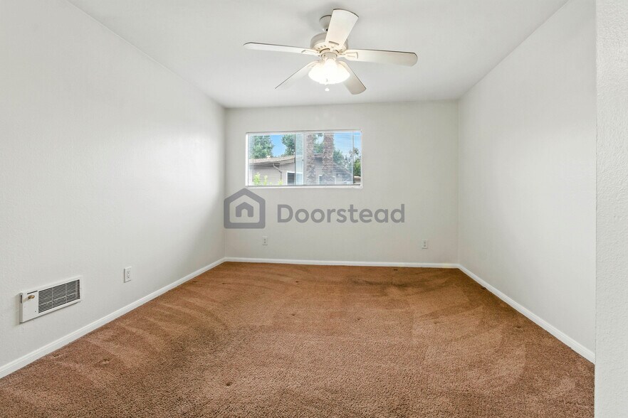 Building Photo - 9175 Campina Dr