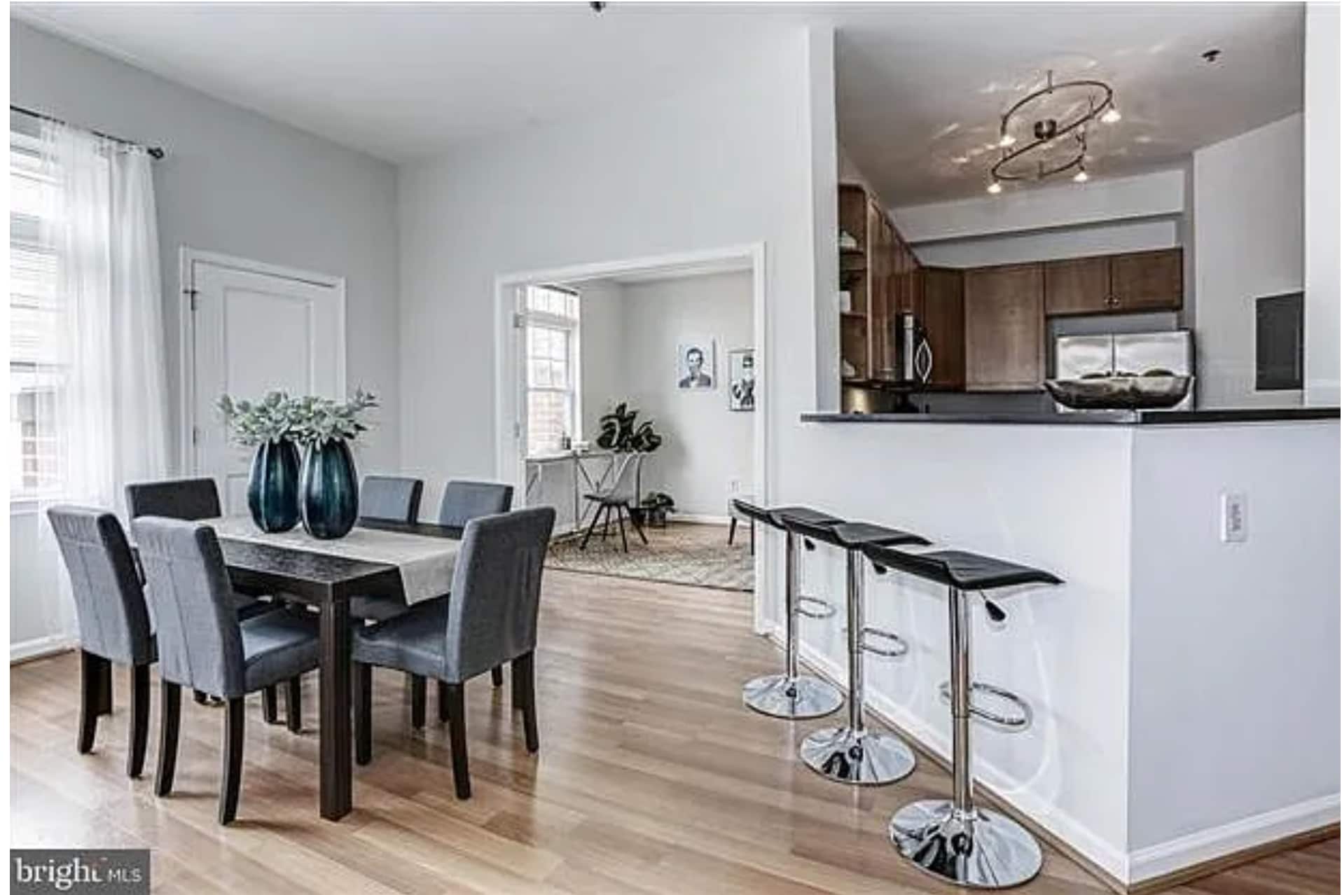 Building Photo - 309 Holland Ln