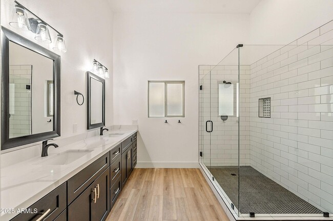 Building Photo - 11128 E Sahuaro Dr