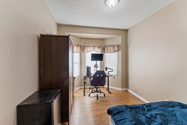 Building Photo - Spacious Home in Highly Desirable Windmill Mesa