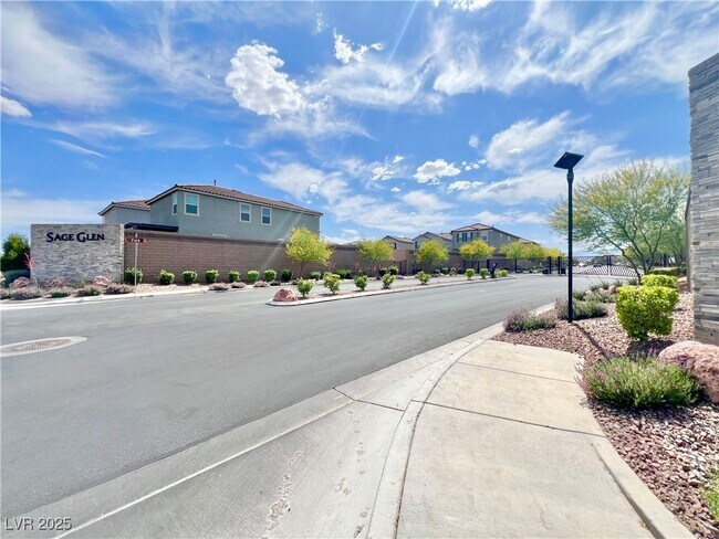 Building Photo - 7012 Sylmar Ave