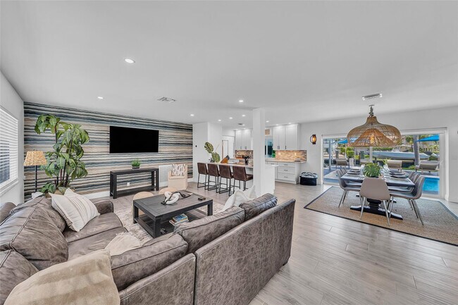 Building Photo - 3108 NE 42nd Ct