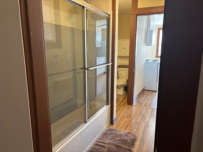 Building Photo - 478 High St