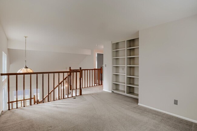 Building Photo - Gorgeous 4BD/4BA Home in Governors Ranch (Littleton, CO)- Available NOW!