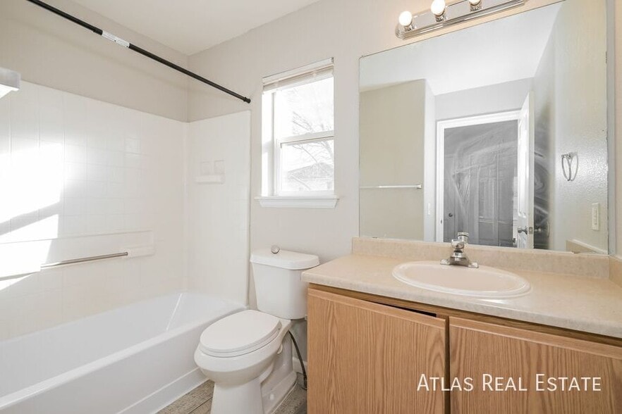 Building Photo - 4834 N Genoa St