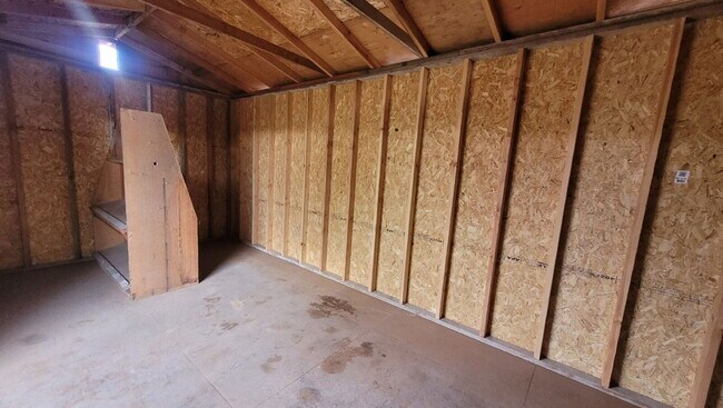 Building Photo - 13130 Lookingglass Rd